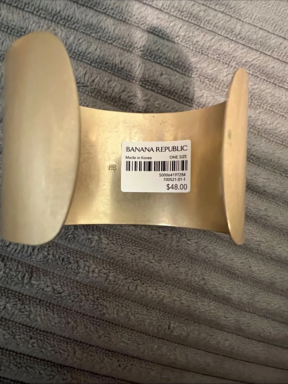 Banana Republic wide metal
